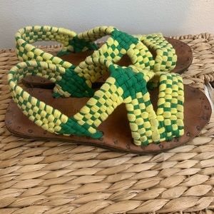 Tusk Sandals size 8 Green Yellow, Dusen Dusen
